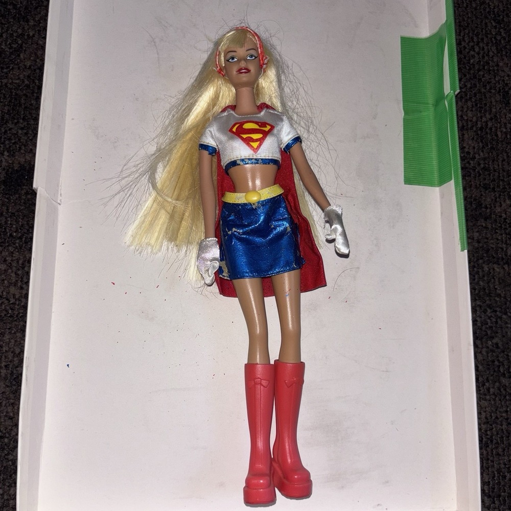 Mattel Barbie Supergirl DC Comics Doll 2003 Blonde Cape Boots Superhero 12in